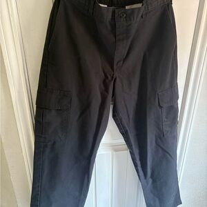 Dickies Black Cargo Pants with Straight-Leg Cut